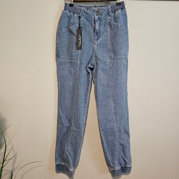 !!!NWT!!! Women’s Light Wash Denim Jogger, Small - Picture 3 of 10